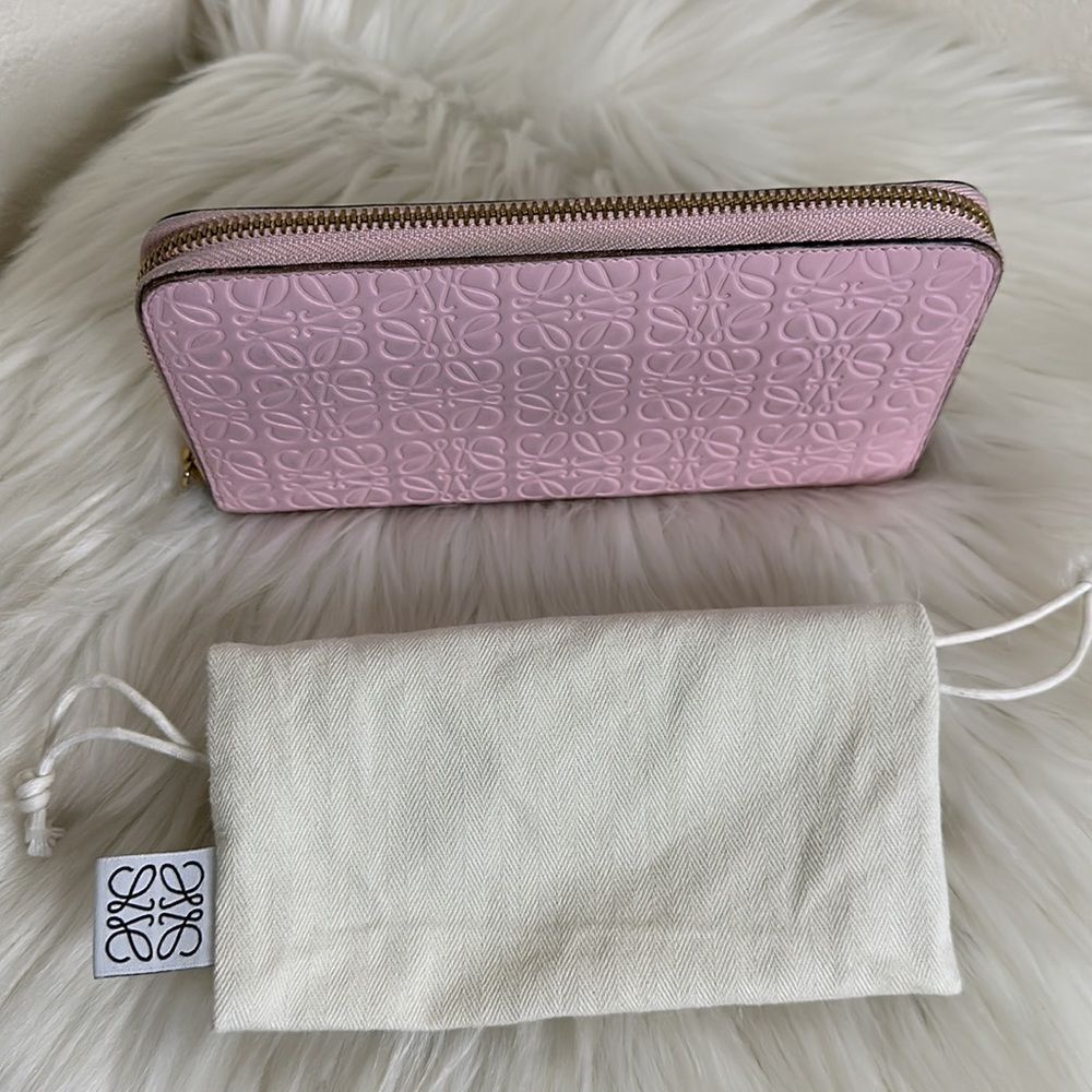 💯Authentic LOEWE PINK EMBOSSED  Long WALLET 🍀 - Picture 4 of 16